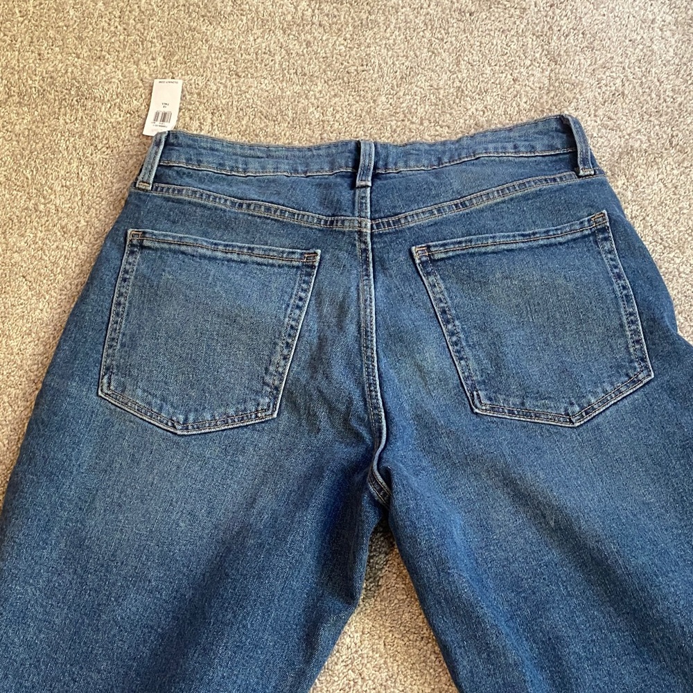Old Navy Women's Straight Leg Jeans in Deep Blue - Picture 4 of 4